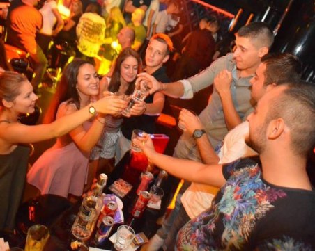 Само 10% от българите са нещастни, македонците и гърците по-доволни от живота от нас