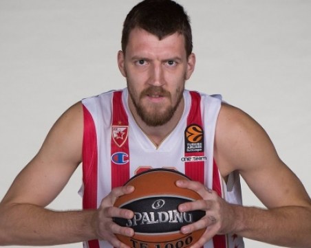 Сръбски национал, шампион в НБА, пострада тежко при катастрофа