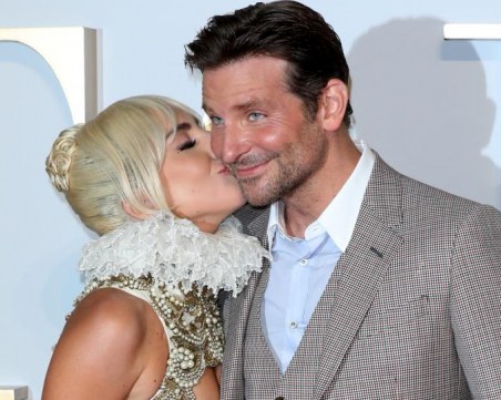 Лейди Гага и Брадли Купър заживели заедно?