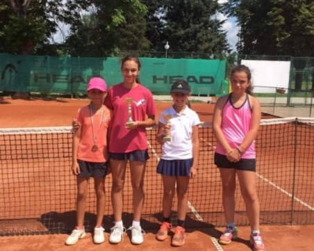 Малчугани от Пловдив триумфираха на регионалното по тенис до 12 години