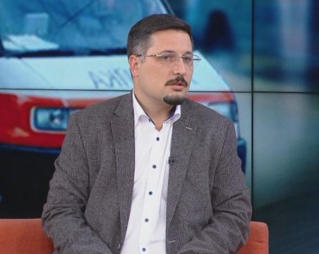 Разбиха и ограбиха колата на лекар, кандидат-кмет в столичния 