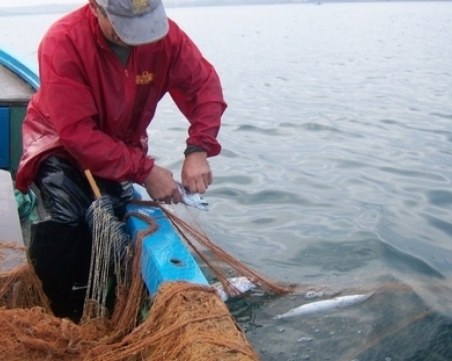 Рибари се канят да блокират с лодки пътя Балчик-Шабла