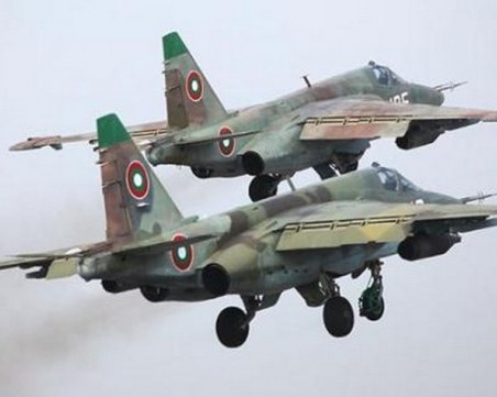 Търсят шофьори, механици, оператори във Военновъздушните сили, искат средно образование