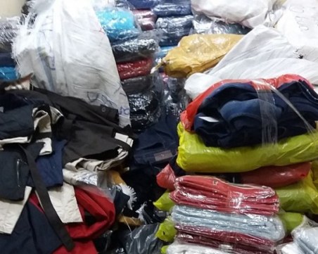 Удариха два склада с маркови дрехи - ментета