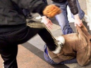 Бой в заведение в Първомай! Един пострадал, двама са в болница