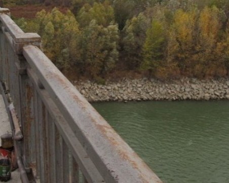 31-годишен софиянец се хвърли от моста над река Искър