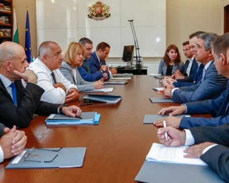 Плевнелиев оптимист: Още сме в играта за завода на 