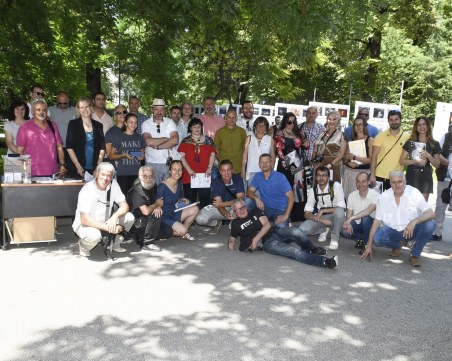 Пловдивчани се любуват на най-добрите фотографии от Фото Салон 2019
