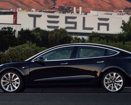 Съпруга на крупен бизнесмен осъди Tesla за 300 000 евро