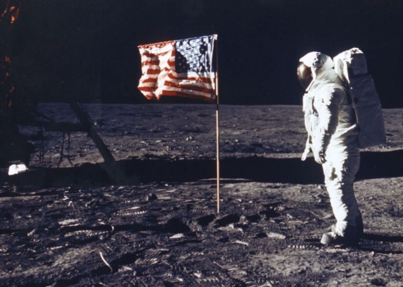 Навършват се 50 години от историческия полет към Луната