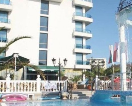 Двойно ужилване за туристи в Китен: Отменят им резервации, не връщат парите!