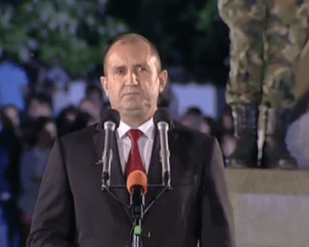 Президентът: Цитират Левски, но безчинстват и оплячкосват държавата