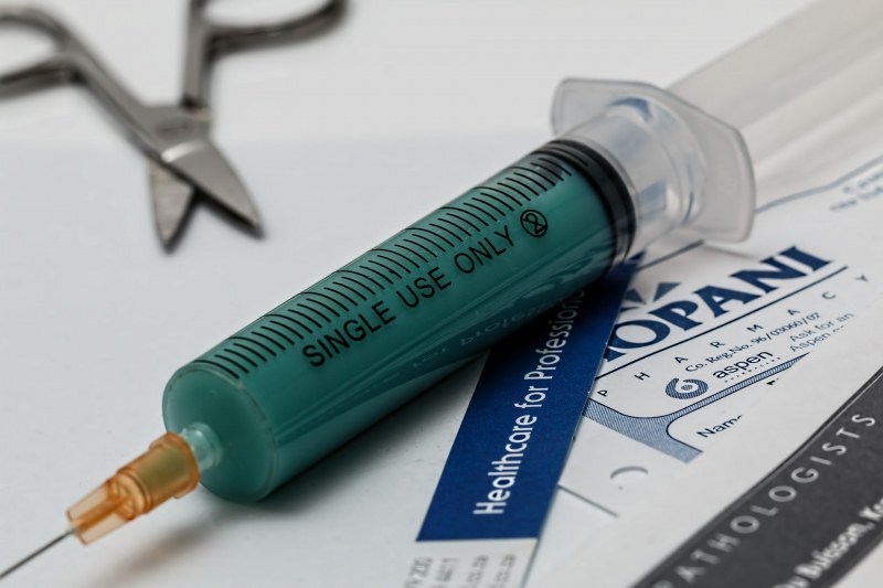 Надежда за коварната болест: Тестват ваксина срещу ХИВ върху хора
