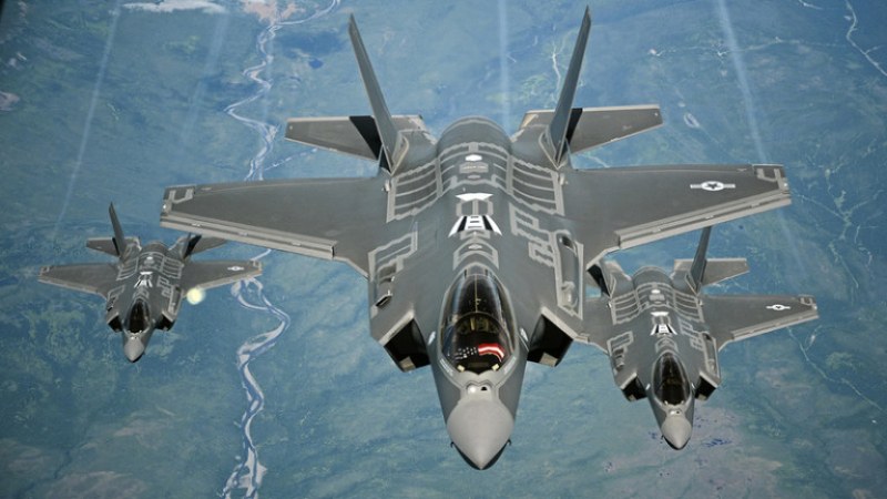 САЩ премахват Турция от програмата за изтребители F-35
