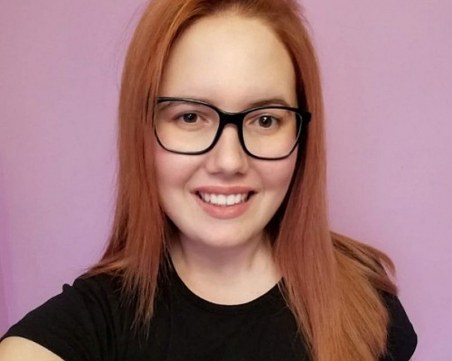 19-годишната Атанаска се нуждае от помощта ни, за да се усмихва отново