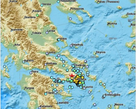 5,3 по Рихтер удари Атина
