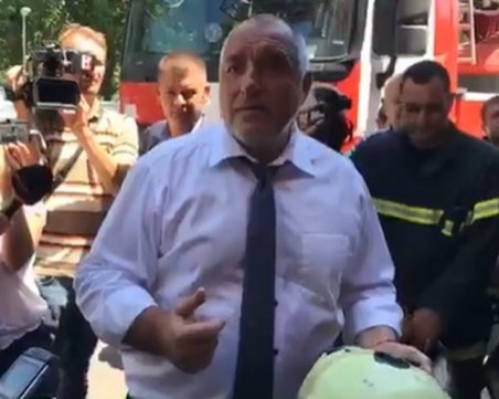 Борисов: Пожарникарите са герои, 10% по-големи заплати догодина!