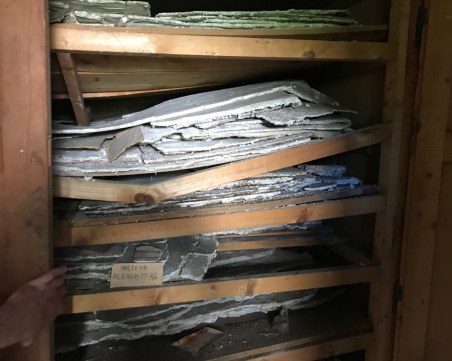 Откриха уникални стенописи, свалени от паметници на културата, в Пловдив