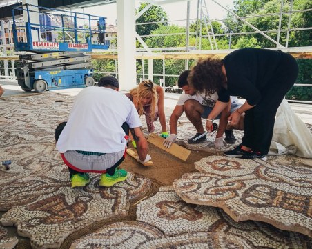 Реставрираните мозайки се връщат в Епископската базилика на Филипопол