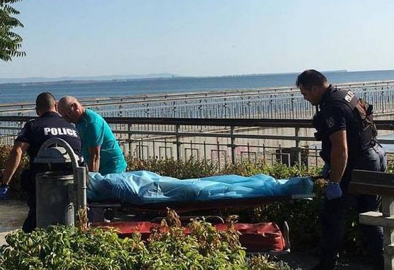 Извадиха тяло на мъж от морето край Бургас