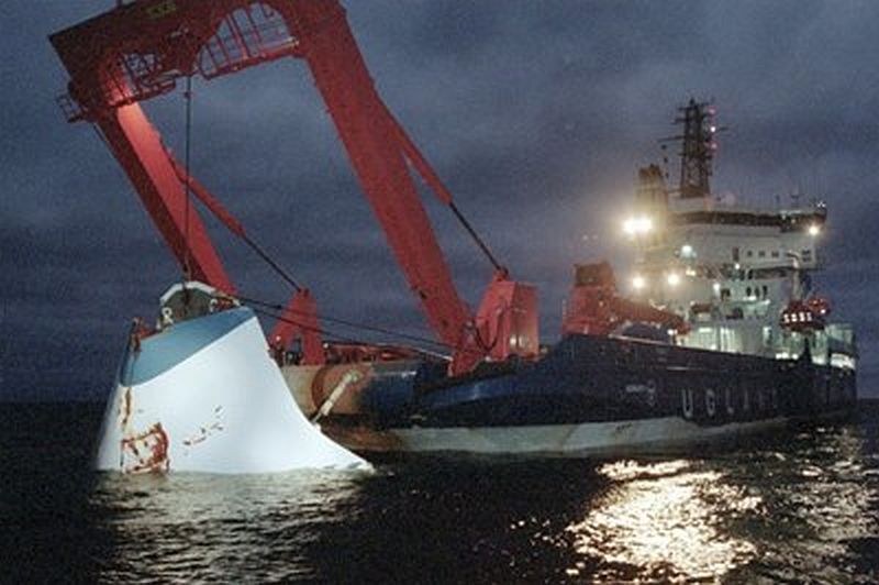 Оцелели и близки на жертвите на най-тежкото корабокрушение след Титаник няма да получат обезщетение