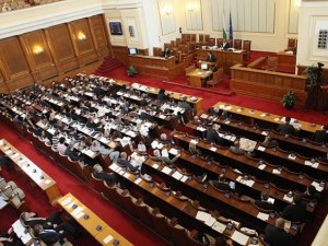 Депутати се скараха за Ф-16, спорят дали е скъп и невидим