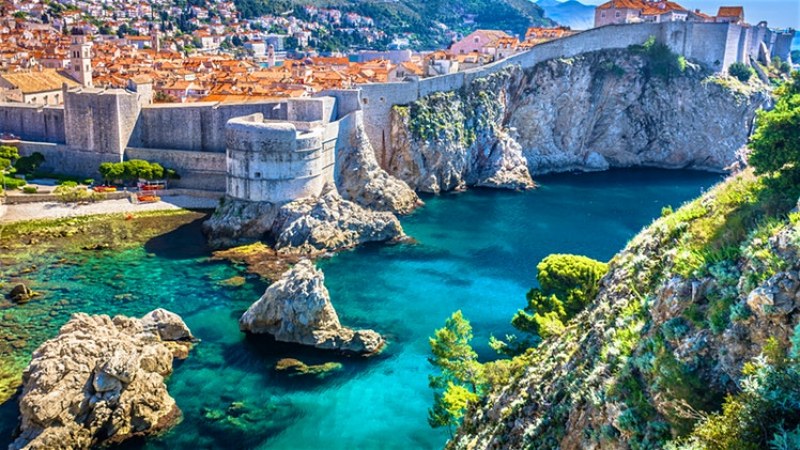 Забраниха къпането в Дубровник заради фекални води