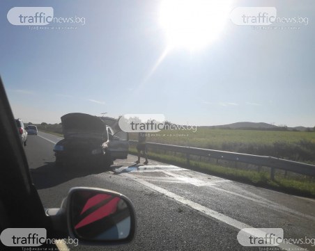 Кола се запали след катастрофа на АМ 