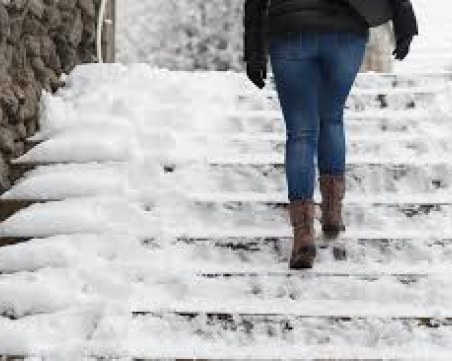 Община Пловдив плаща 20 бона на гражданин заради заледени тротоари