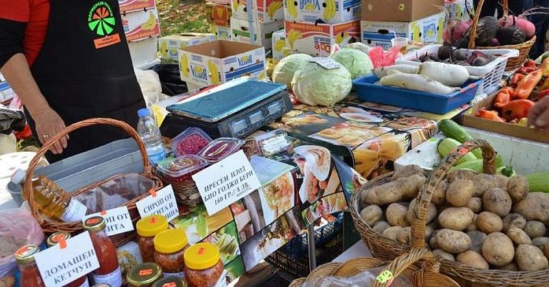 Актове на фермерски пазар в София! Внезапна проверка изгони продавачите, купувачите - бесни