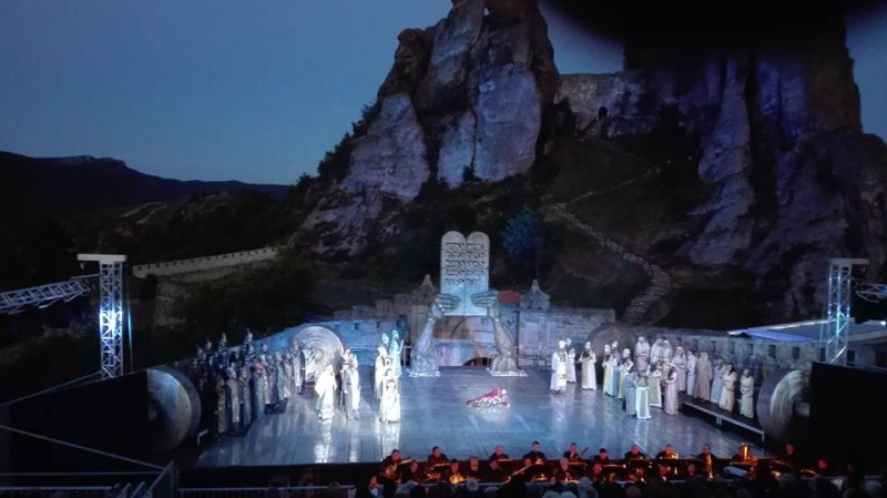 Белоградчишките скали се превръщат в декор, опера звучи в пещера Магура