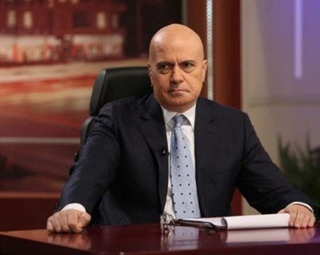 Екипът на Слави Трифонов в тревога за бъдещето си, ще имат ли заплати