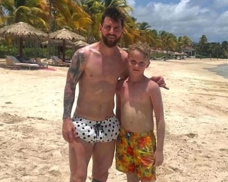 Английски малчуган: Ритах с Меси на плажа в Антигуа, беше незабравимо!