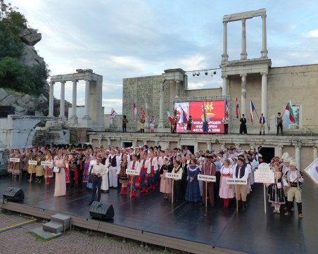 Танцьори от три континента се събират в Пловдив