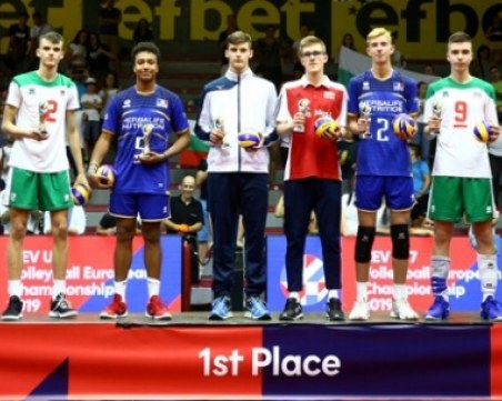 Двама българи в Идеалния отбор на европейското по волейбол