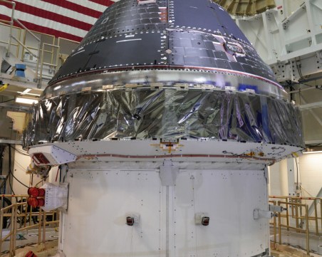 Лунната капсула е готова - първата мисия ще е без хора