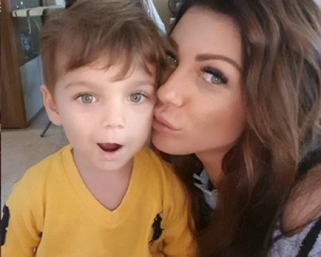 Съдът взе детето на Емануела, певицата изля болката си в социалните мрежи