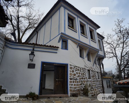 Пожар изпепели част от покрива на къща паметник на културата в Пловдив