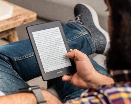 Безплатни електронни книги изненадват пътуващите в БДЖ