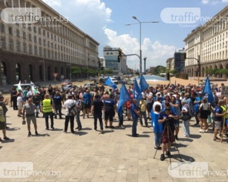 Умирай само в краен случай! МВР реже извънредния труд на полицаите