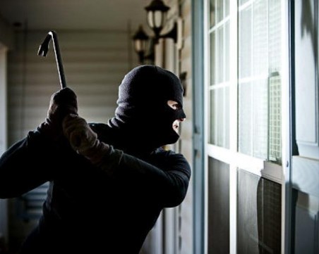Преди ваканцията: Защитете дома си от крадци!