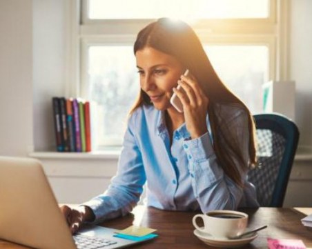 Нашенците в чужбина ще проверяват по телефона дали данните са им хакнати