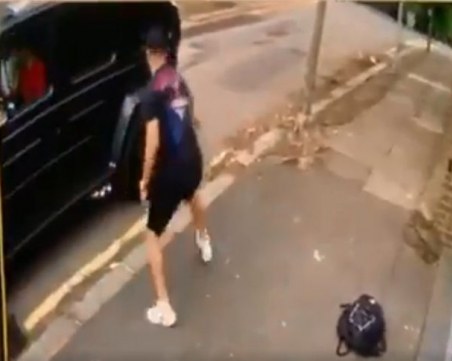 Въоръжени нападнаха двама футболисти от 