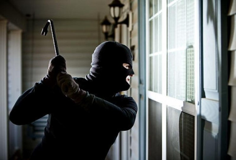 Преди ваканцията: Защитете дома си от крадци!