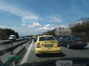 Ремонт затруднява движението на АМ Тракия край Пловдив днес