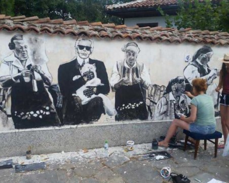 Да живее новият прекрасен селски свят: Стрийт арт в Старо Железаре