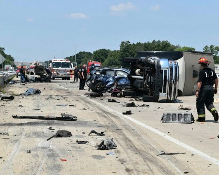 Мъж и жена са загиналите край Драгоман в катастрофата с тир