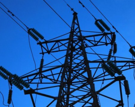 Близо 1800 домакинства в София без ток, фирма скъсала кабел