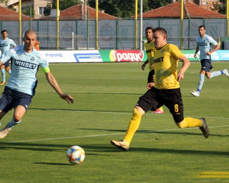 Неделев: Желко Петрович е по-различен, дано остане дълго