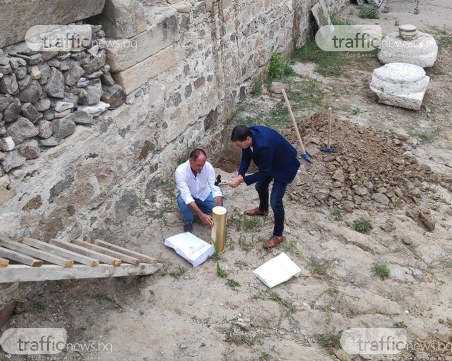 Положиха капсула на времето в сърцето на античния Филипополис за бъдещите пловдивчани